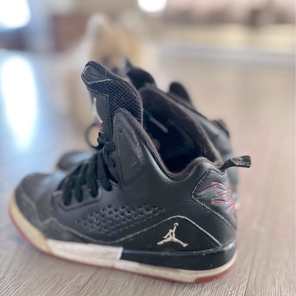 Jordan kid 4Y also 5 or. 5.5 for women - Picture 2 of 4